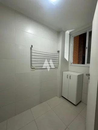 Imagem Casa em Villaggio no Marapé com 2 suítes e piscina.