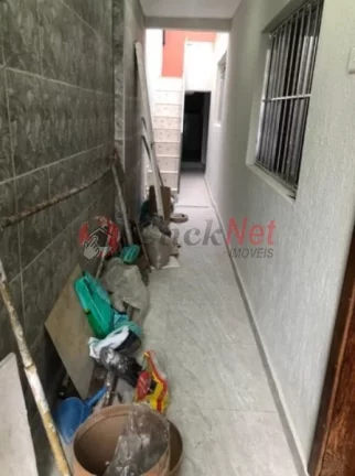 Imagem Casa recém reformada localizada no bairro Jardim Alvorada, Santo André com 4 dormitórios, sendo 1 suíte, 1 vaga e uma edícula, 138,98m².