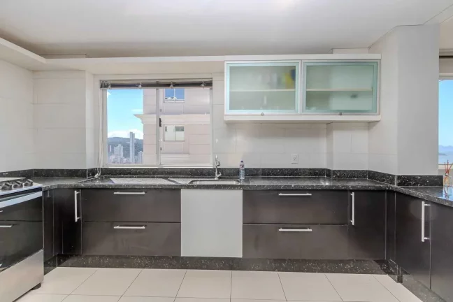 Imagem Cobertura triplex mobiliado com 5 suítes 3 vagas em Balneário Camboriú/SC