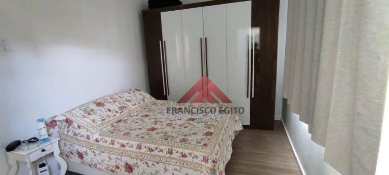 Imagem Apartamento próximo ao Abel, todo reformado, 2 lances de escada. Condomínio barato.