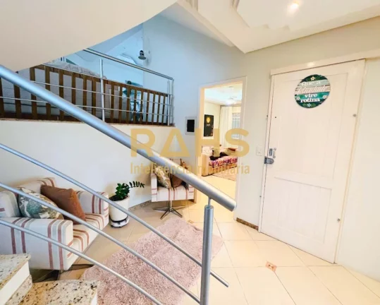 Imagem Sobrado Averbado com mais de 266m² em terreno de 408,27 m², sendo 1 suíte master e mais 3 quartos...