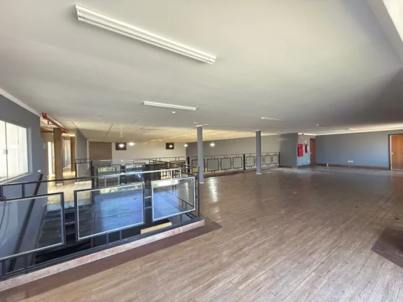 Foto do imóvel: Imóvel Comercial com 1.230 m² Construídos | Frente para Duas Ruas