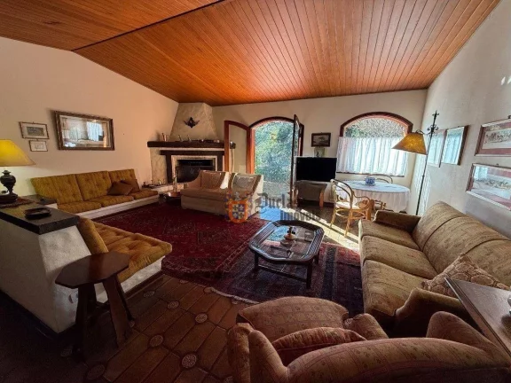 Imagem Casa com 4 dormitórios à venda, 267 m² por R$ 1.500.000,00 - Jd do Embaixador - Campos do Jordão/SP