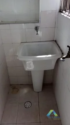 Imagem Excelente oportunidade a poucos minutos da estação do metro Jabaquara, 2 dormitórios, com fácil acesso a comercios e principais avenidas.