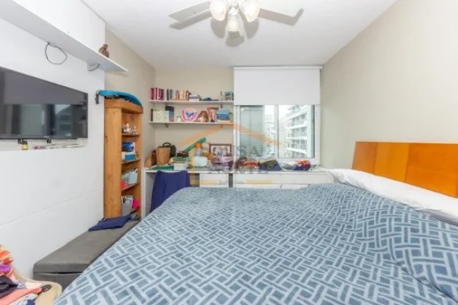 Imagem Apartamento à venda, com 129m², 2 dormitórios, sendo 1 suite e 3 banheiros. Planta ampla e bem di...
