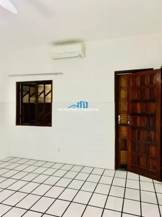 Imagem Casa para Venda em Feira de Santana, Santa Mônica, 3 dormitórios, 2 suítes, 2 banheiros, 3 vagas