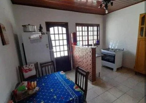 Imagem Casa com 3 Quartos, área de serviço, quintal,, 3 vagas de garagem. Vila dos Comerciários
