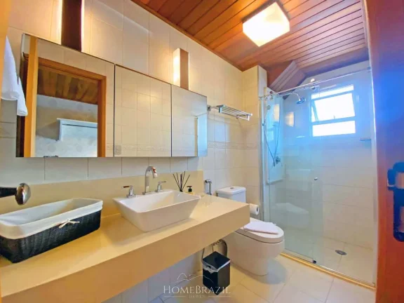 Imagem Apartamento Duplex à Venda no Village de Lacoline – Avenida Principal de Campos do Jordão