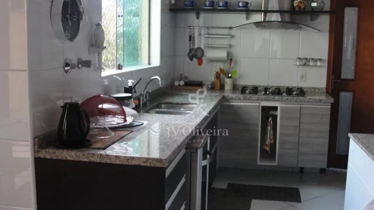 Imagem Casa com 4 dormitórios à venda, 240 m² - Vila Suzana - São Paulo/SP