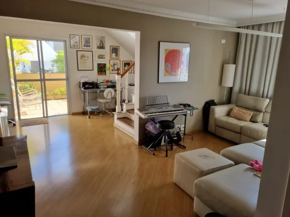 Imagem Linda cobertura de 321M² com 3 quartos e 2 suítes. Armários, varandas, ampla sala.