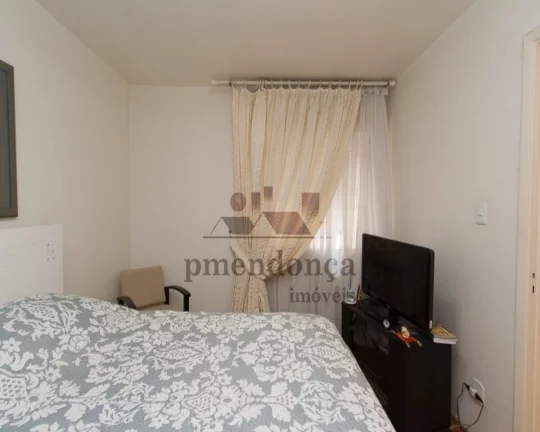 Imagem Apartamento com armários. Living, 1 dormitório, banheiro social, cozinha e área de serviço. 1 va...