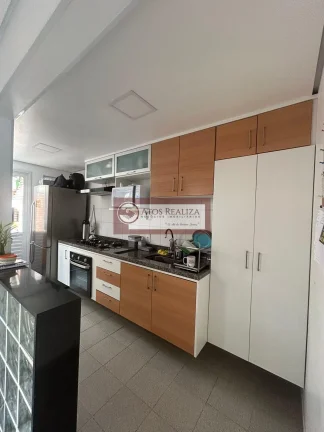 Imagem Exclusivo: CASA DE CONDOMÍNIO A VENDA NO JARDIM SÃO LUIZ. Vendo casa em condomínio fechado, Com 127m² de áreas construída, São 3 Dormitórios, sendo 1 Suíte, 2 salas, 2 banheiros e 1 lavabo, 2 vagas de garagem, quintal com cobertura total de policarbonato,