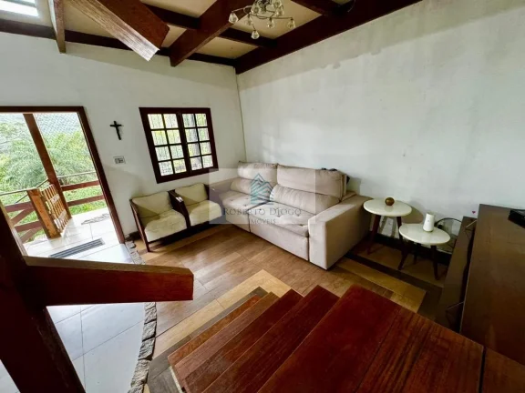 Imagem Impecável casa em condomínio no Camorim, Rio de Janeiro-RJ: 3 quartos, 3 suítes, 1 sala, 5 banheiros, 300m² de área.