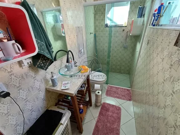 Imagem Espaçosa Casa Geminada 2 Quartos sendo 1 suíte e com edícula assobradada em Tupi, Praia Grande - R$650 mil