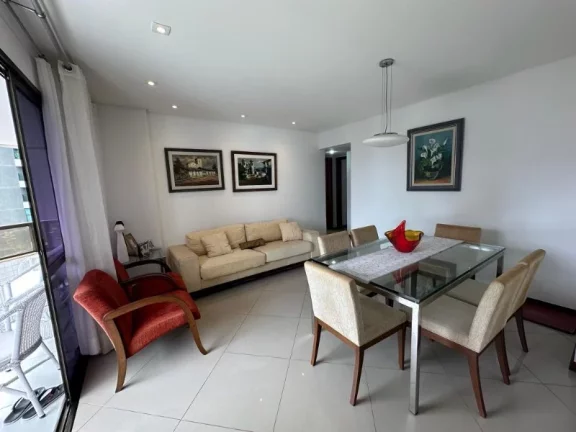 Imagem A 5ª Avenida Imóveis selecionou esse charmoso apartamento de 2/4 + dependências, atualmente revertido gabinete, podendo ser 3 Suites totais, 02 vagas