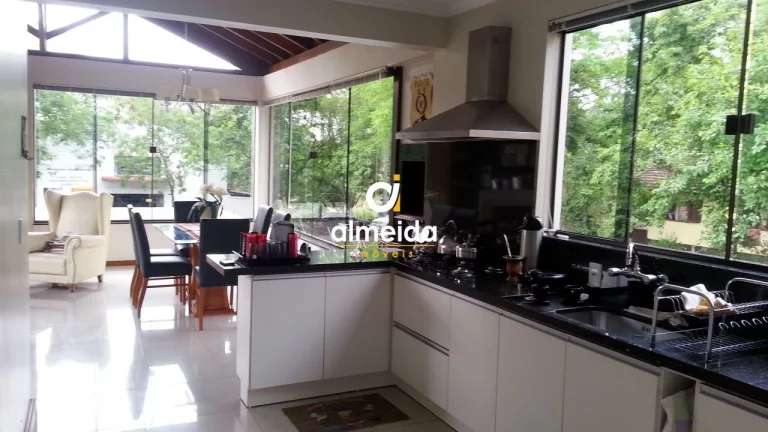 Imagem Casa 4 dormitórios à venda Nossa Senhora de Lourdes Santa Maria/RS