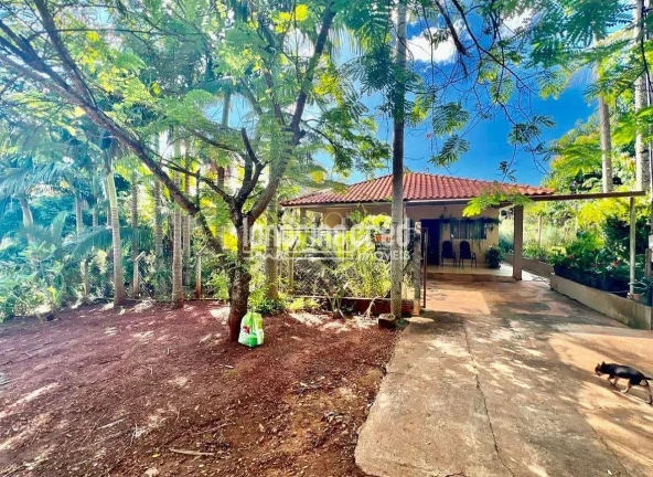 Chácara em Jataizinho com 1.575m² de terreno, 130m² construídos, casa com 2 suítes, 3 banheiros, sala, cozinha e fácil acesso à cidade!