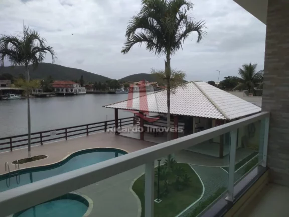 Imagem Casa Alto Padrão Frente c/ 4 Suítes e Canal Navegável