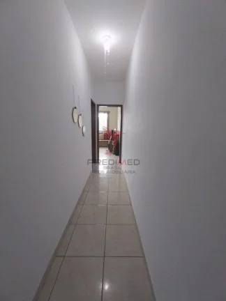 Imagem Casa com 3 Quartos, quintal, garagem para 1 carro,em Nova Guará