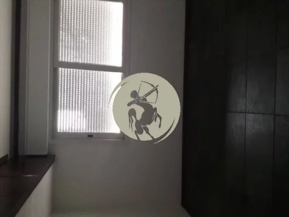 Imagem OPORTUNIDADE!!! PARA INVESTIDORES APARTAMNTO GRANDE, FRENTE, COM ELEVADOR, LOCALIZAÇÃO PREVILEGIAD...