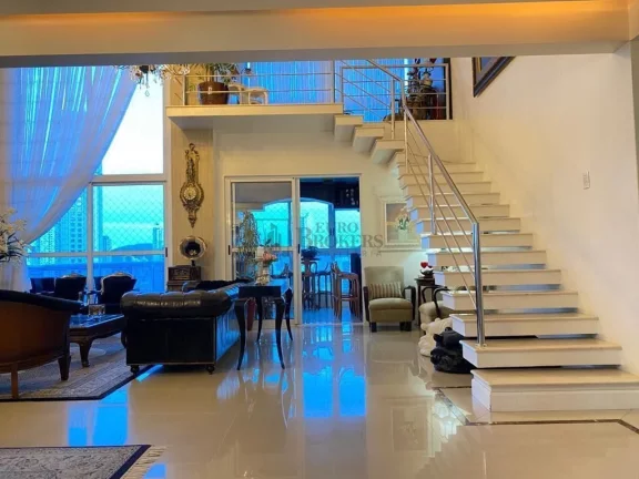 Imagem Apartamento Duplex com 3 suíte à venda no Centro de Balneário Camboriú/SC