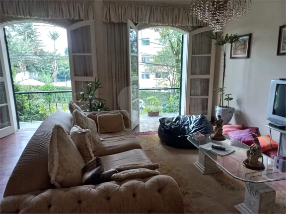 Imagem Sobrado à venda ou para alugar com 4 quartos, sendo 4 suítes, em Butantã, São Paulo - SP