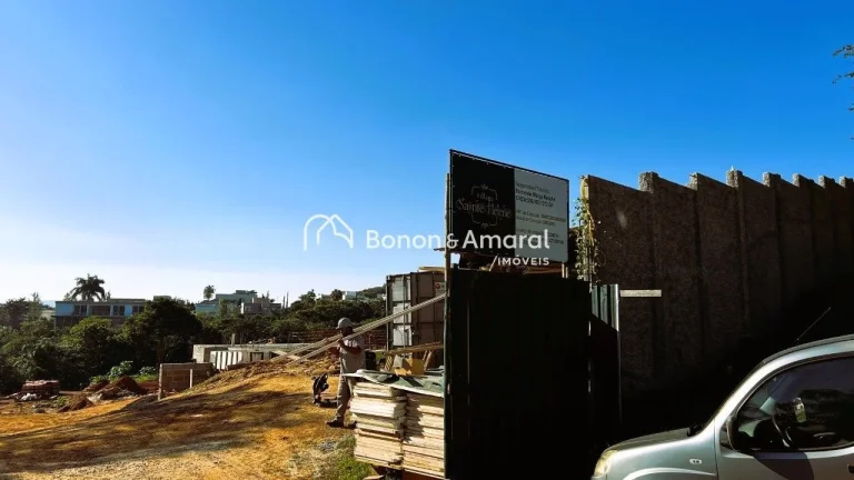Imagem O Village Sainte Hélène é um condomínio exclusivo de casas de alto padrão, projetado para o mel...