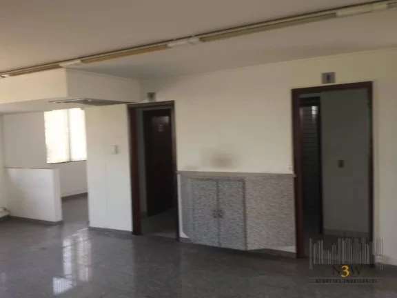 Imagem Prédio comercial para locação na Rua Pio XI São Paulo SP com 942m², 3 pavimentos e 12 vagas de garagem
