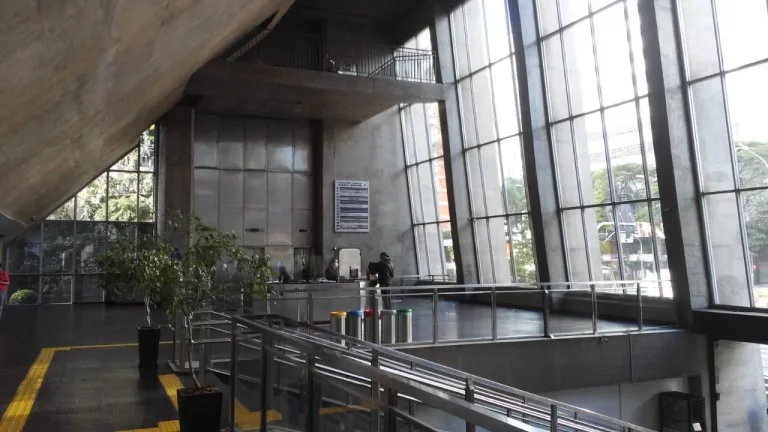Imagem Conjunto comercial novo na Faria Lima - Parque Iguatemi
