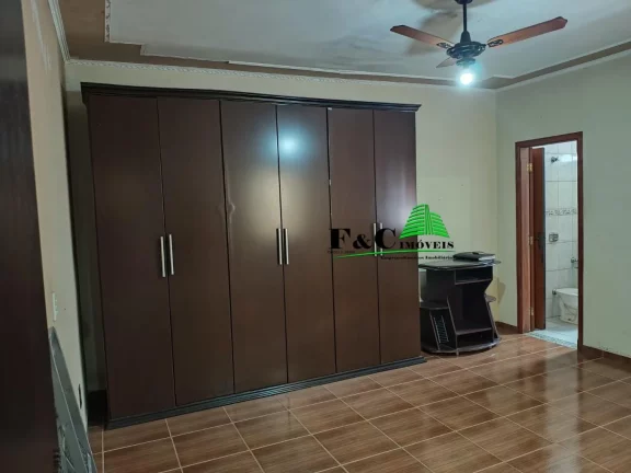 Imagem Casa para Venda em Limeira, Vila Queiroz, 4 dormitórios, 1 suíte, 2 banheiros, 4 vagas