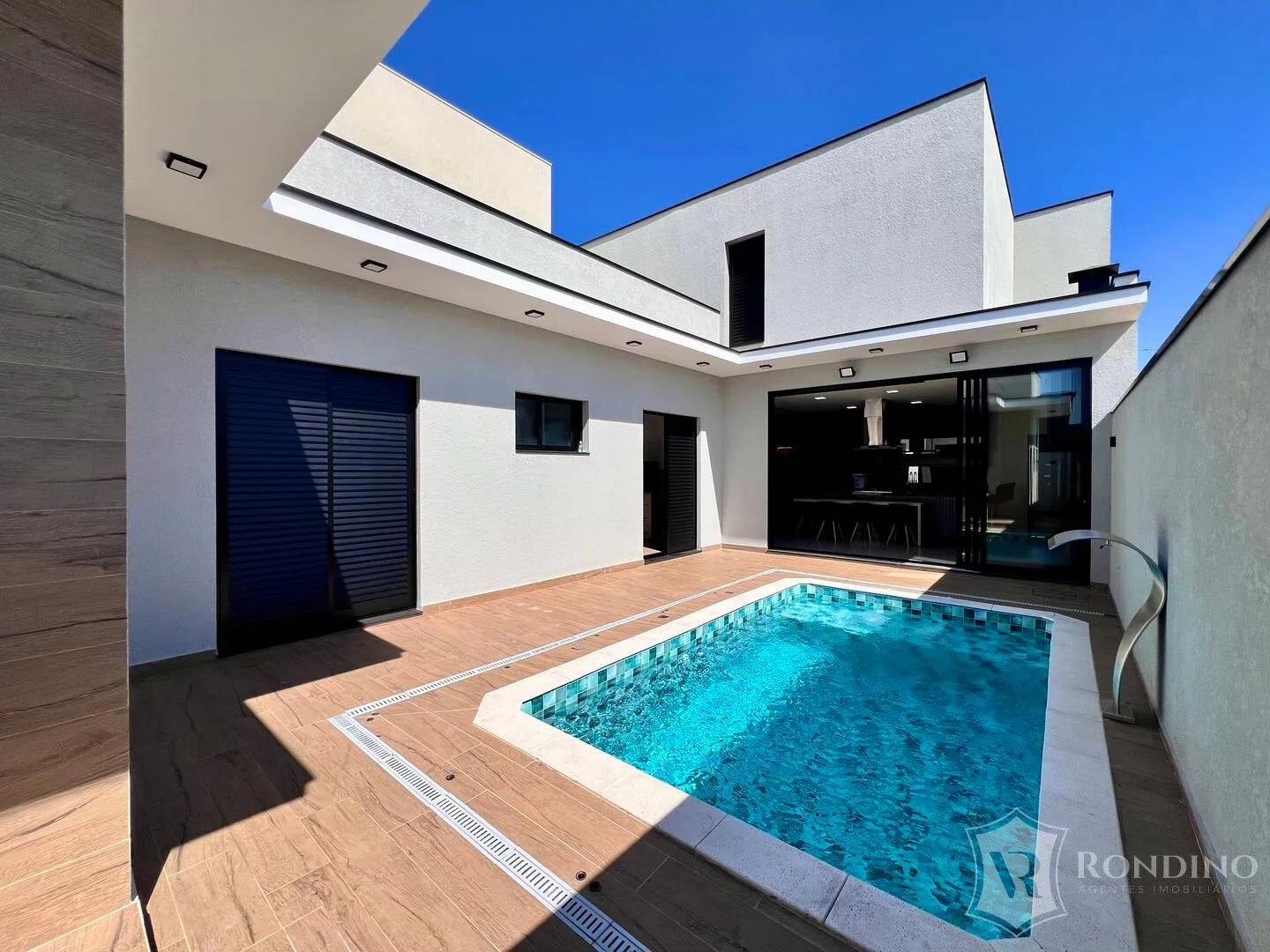 Casa t?(C)rrea 3 suites e Piscina