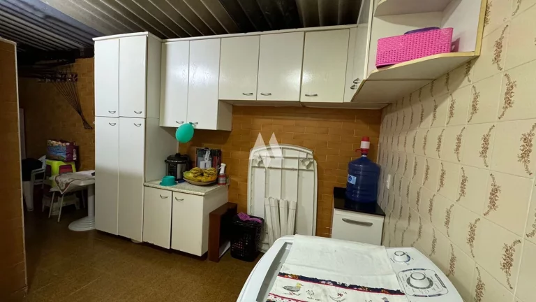 Imagem Sobrado com 3 quartos á venda em Santos