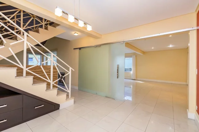Imagem Casa em Condomínio de 4q. em Campo Comprido