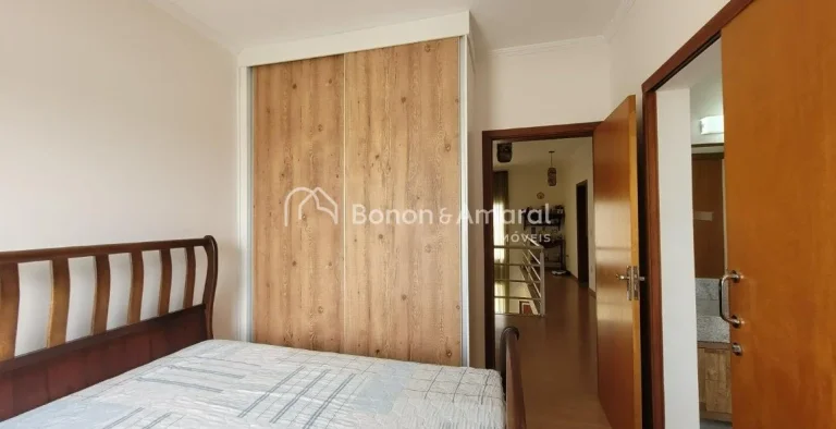Imagem Venha viver em um condomínio tranquilo, cercado por mata nativa e com fácil acesso às principais ...