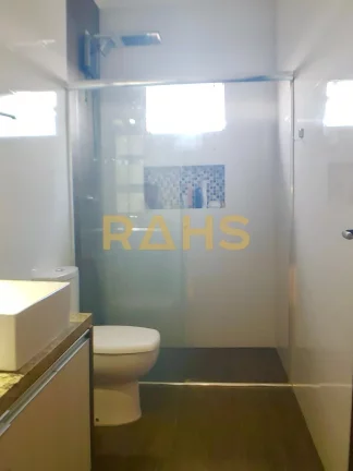 Imagem Belíssimo Sobrado averbado à venda em rua sem saída no bairro Iririú em Joinville SC - 990 mil S...