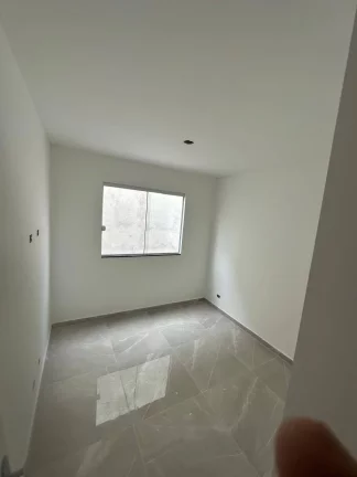 Imagem Sobrado Novo no CIC de frente para Rua - R$430 MIL