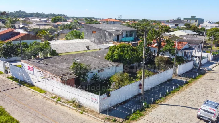 Imagem No Centro do Rincão, com 13 quartos, 1 suíte, 7 salas, 8 banheiros, 510,00 m construídos e 1.160,00m de terreno. BR111.3