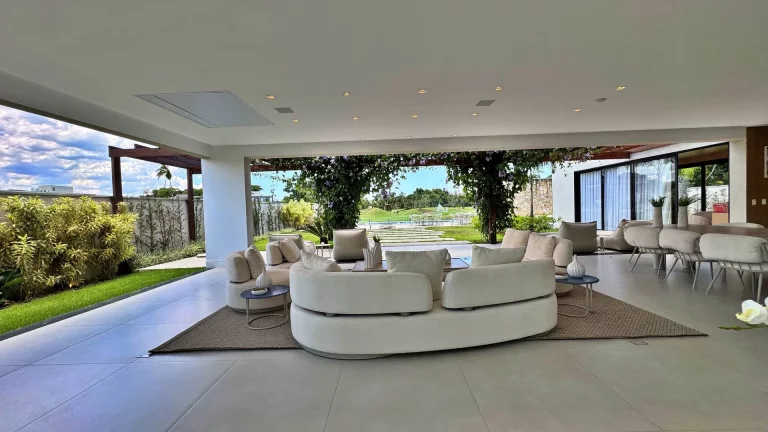 Imagem Mansão à Venda na Riviera, Módulo 16, com Vista para Campo de Golfe