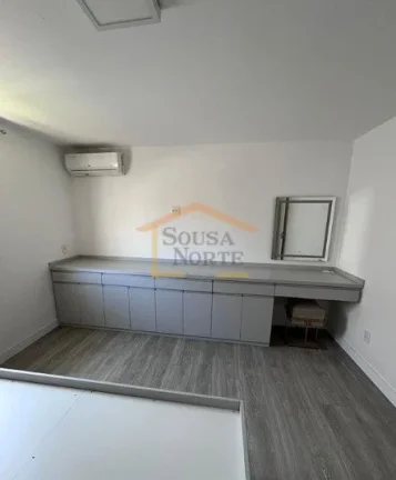 Imagem Sobrado reformado com 135 m² de área útil, distribuídos em 3 dormitórios. Imóvel conta com mó...