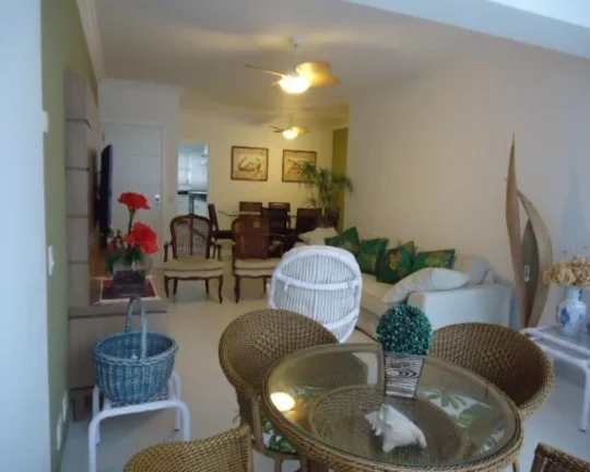Imagem Apartamento à venda no Guarujá na Praia das Pitangueiras.