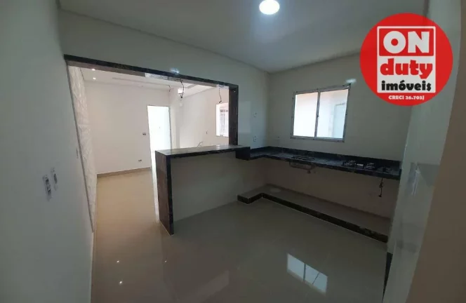 Imagem Casa com 2 dormitórios à venda, 60 m² por R$ 360.000,00 - Parque Bitaru - São Vicente/SP
