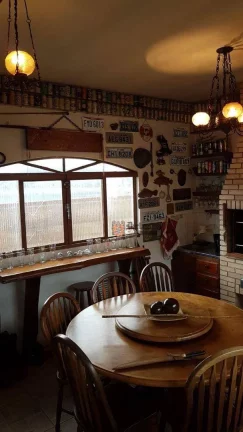 Imagem Sobrado com 3 dormitórios à venda, 206 m² por R$ 1.150.000 - J Jaguaribe - Campos do Jordão/SP