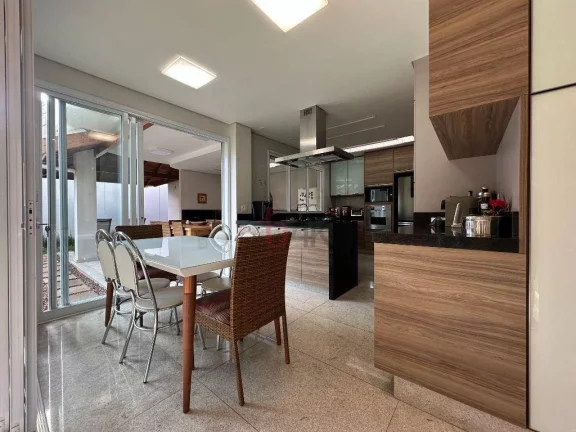 Imagem Casa à venda no Alto da Boa Vista com 4 suítes e 343 m²