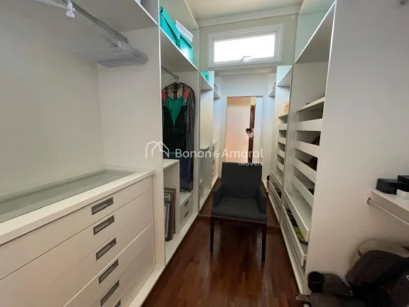 Imagem Encantadora residência em condomínio fechado, com projeto moderno e ambientes integrados que propo...