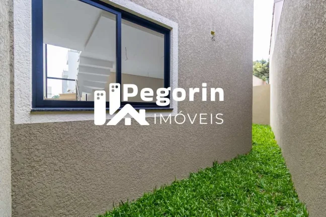 Imagem Sobrado à venda em Curitiba, Uberaba, com 3 quartos, 104m²