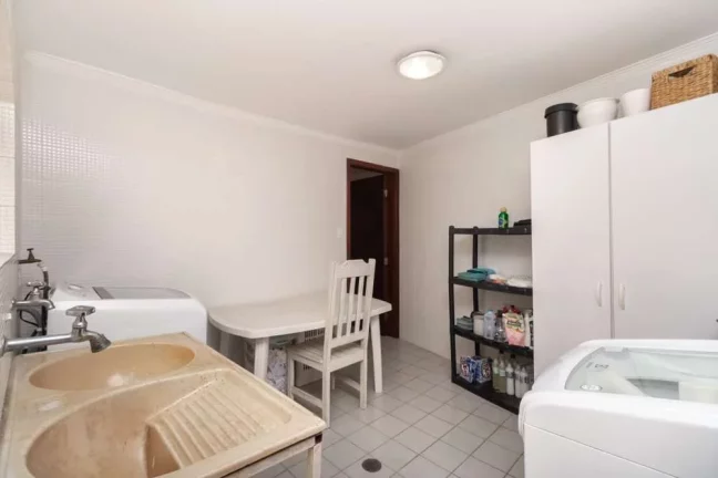Imagem Excelente Casa à venda com 3 suítes, 4 vagas de garagem, salão de festas e área gourmet por R$1460.000-Jd Marisa-SP