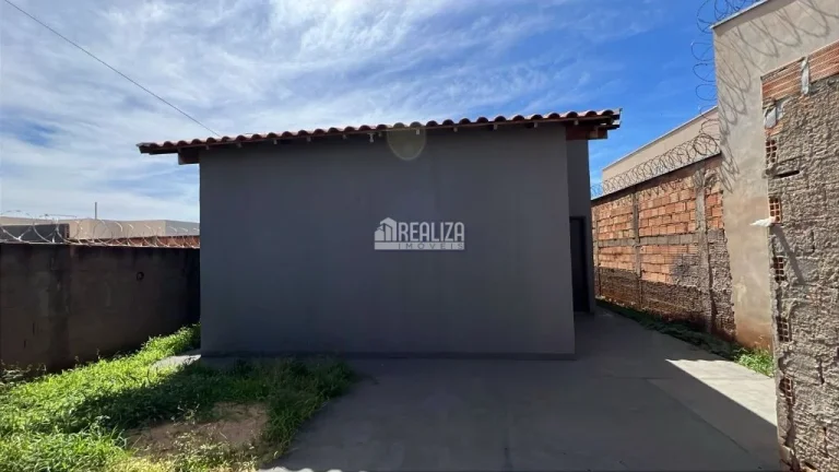 Imagem Casa com 2 dormitórios no bairro Jardim Maria Alice, Uberaba
