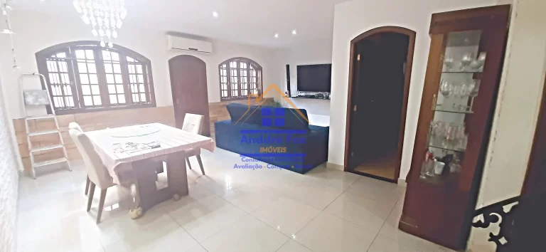 Imagem Casa com 3 quartos, armários embutidos, 1 suíte, closet, dependências completa,, área externa à venda, 150 M² por R$ 729.000 - Tijuca - Rio de Janeiro/RJ.