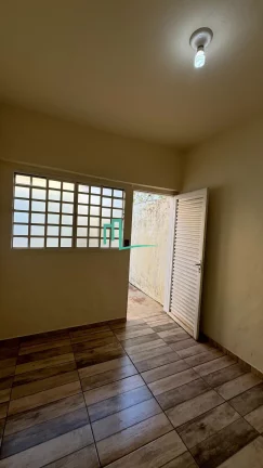 Imagem VENDE-SE EXCELENTE CASA NO JARDIIM LIMA