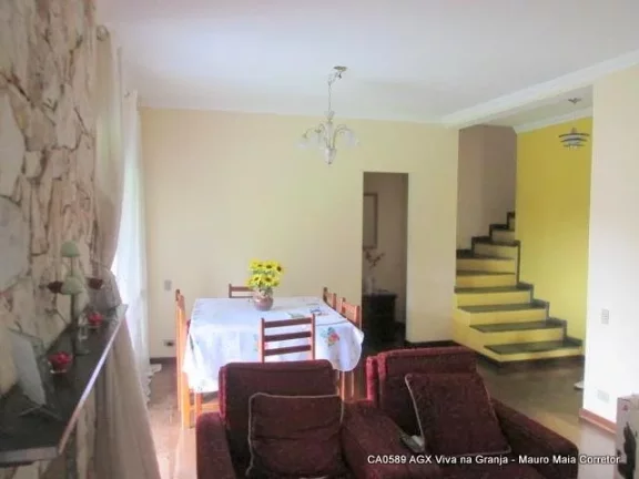 Imagem Casa situada em um bolsão residencial, altura do Km 23 da Raposo Tavares.